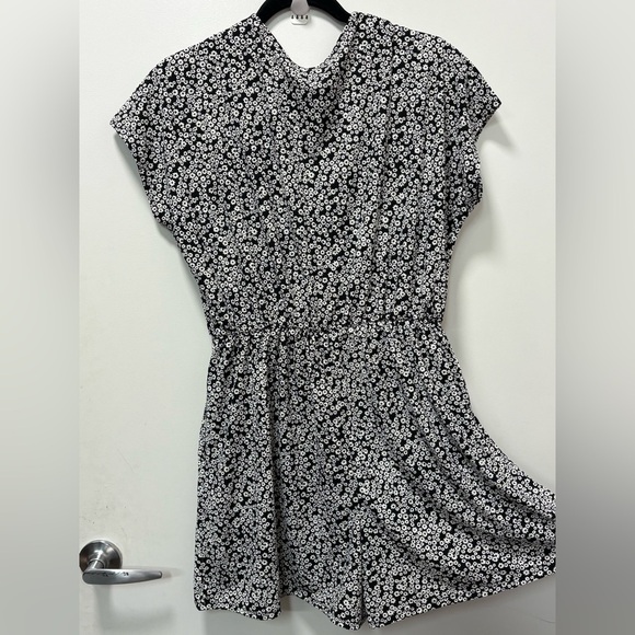 Uniqlo Black and White Floral Midi Dress - Picture 3 of 5